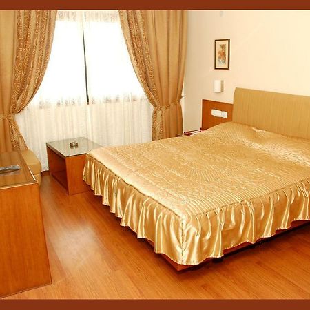 Hotel Deepa Comforts Мангалур Екстер'єр фото