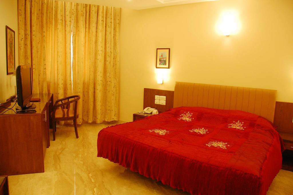Hotel Deepa Comforts Мангалур Екстер'єр фото