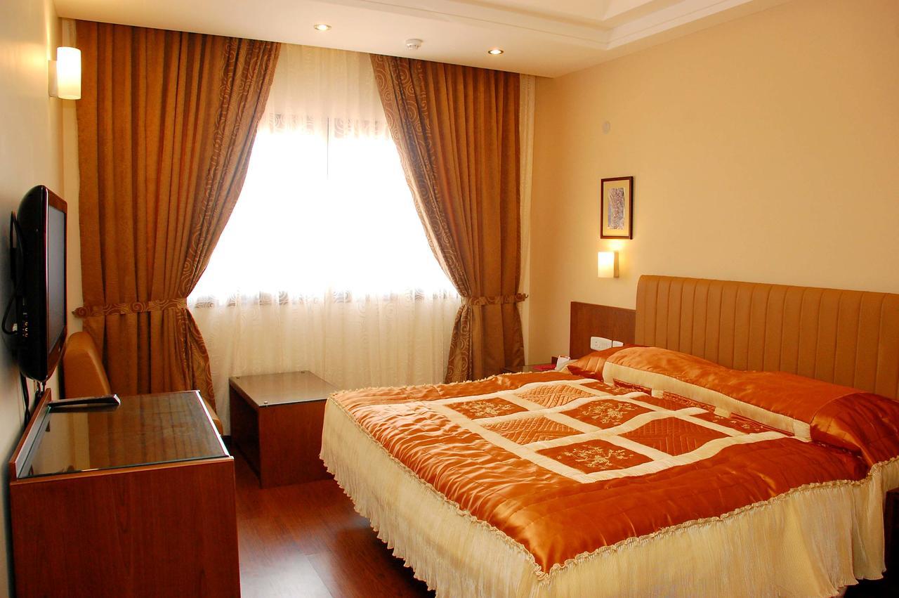 Hotel Deepa Comforts Мангалур Екстер'єр фото