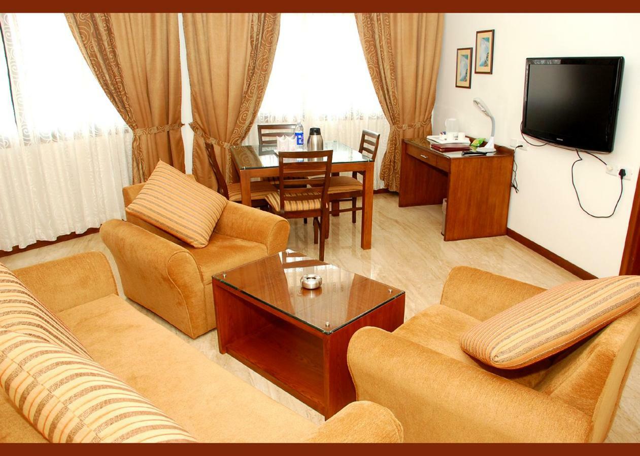 Hotel Deepa Comforts Мангалур Екстер'єр фото